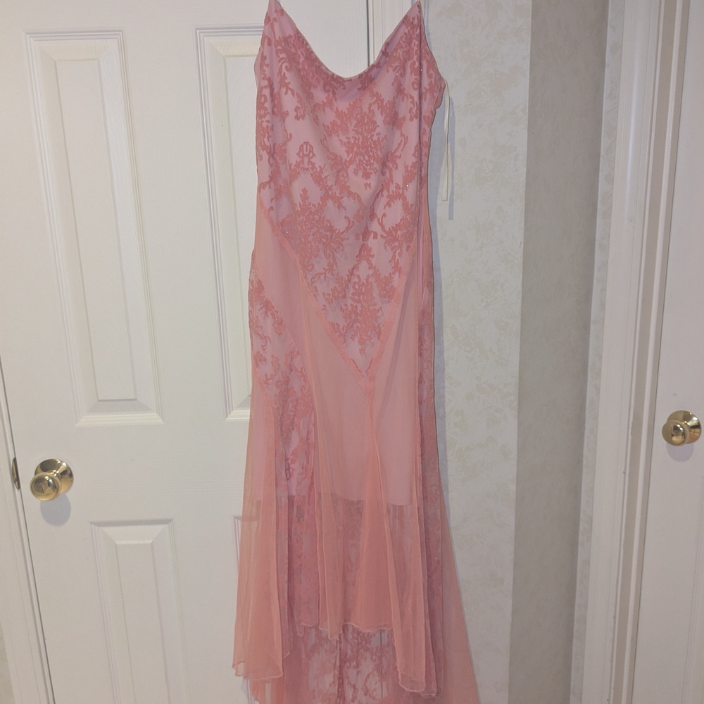 Elegant Pink Lace Evening Dress